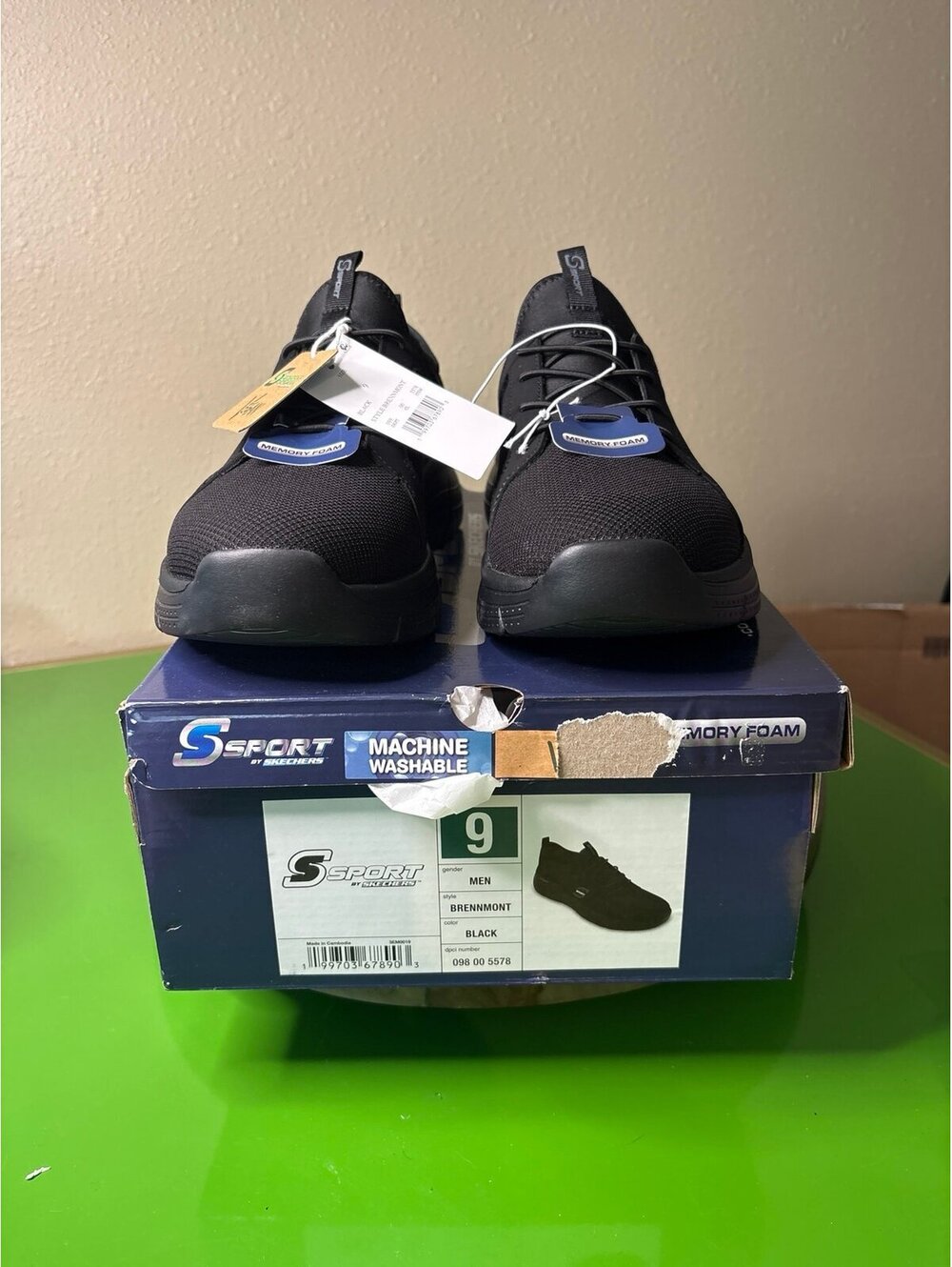Men’s black Skechers